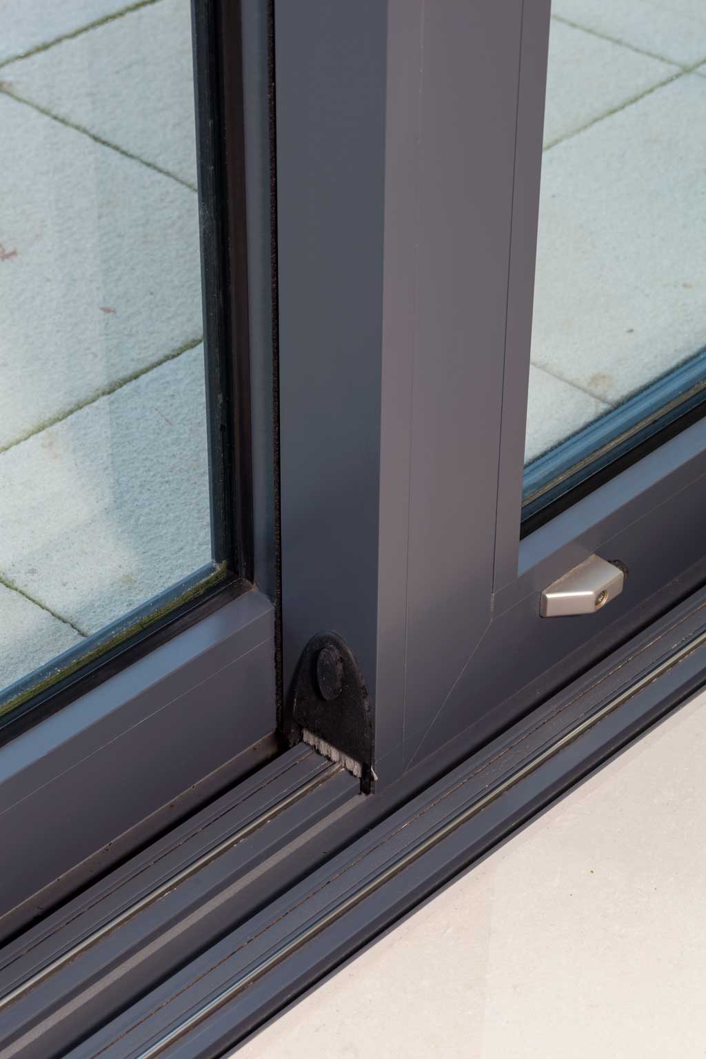 aluminium sliding doors design farnborough